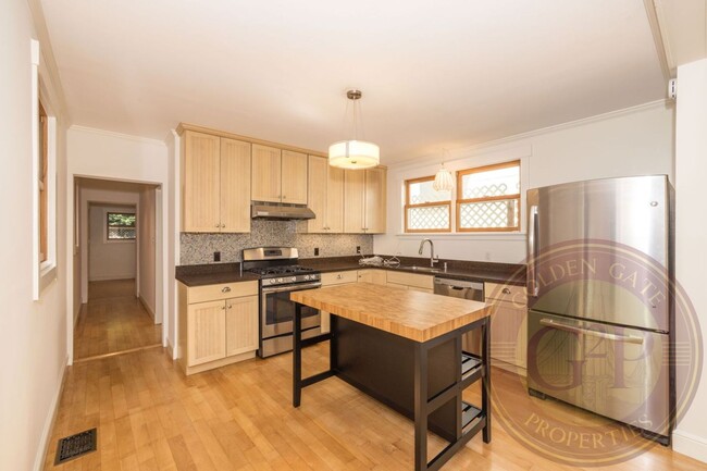 Building Photo - Dolores Heights - 2 BR, 1 BA Apartment 923...