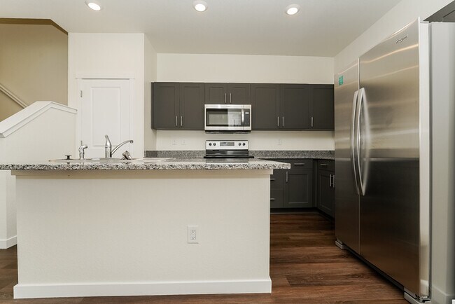 Building Photo - Bright & Updated Home in Amber Creek with ...