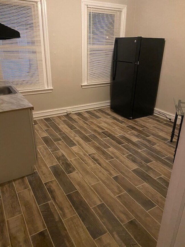 Foto del edificio - Spacious 2 Bedroom Apartment