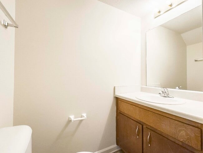 Building Photo - 513-B Peachers Ridge