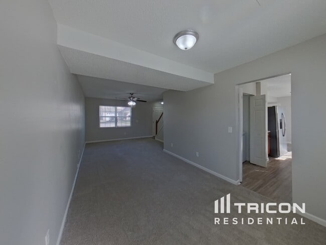 Building Photo - 741 Elderberry Ln