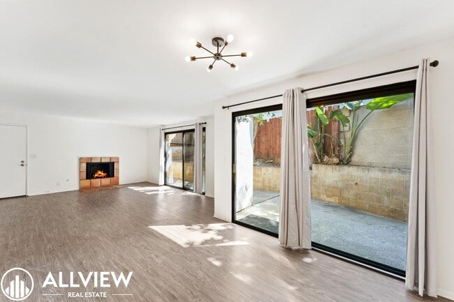 Building Photo - 255 Avenida Montalvo