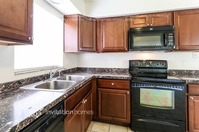 Foto del edificio - 3101 Sandspur Dr