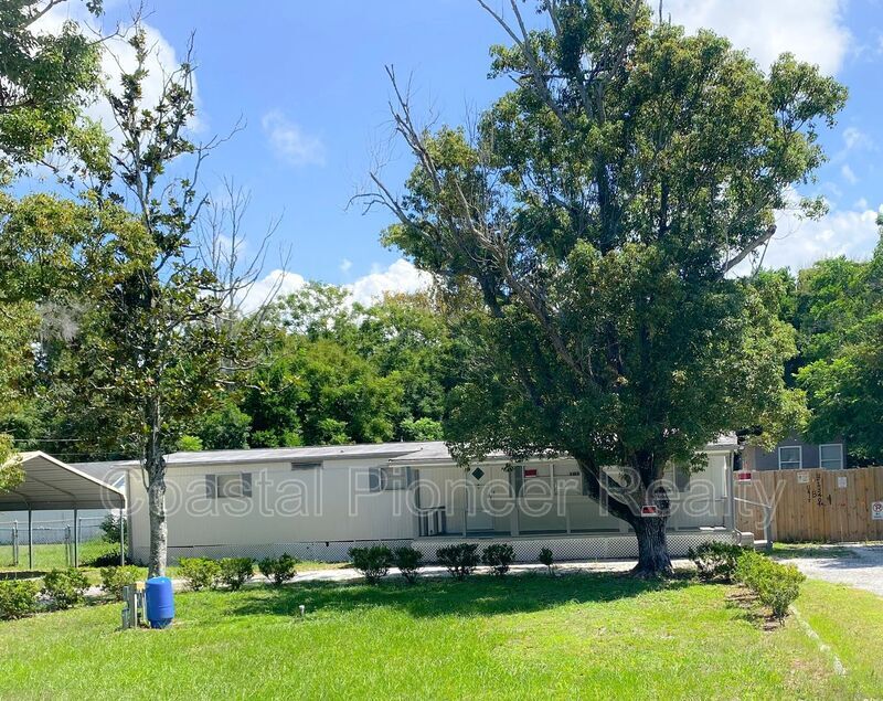 Primary Photo - 13404 Parkwood St