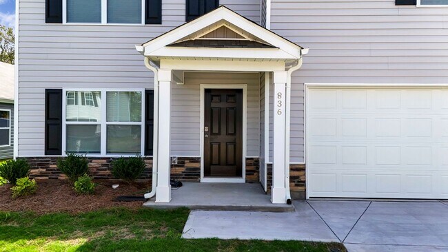 Foto del edificio - Brand New 5-Bedroom, 3-Bathroom home in Wo...
