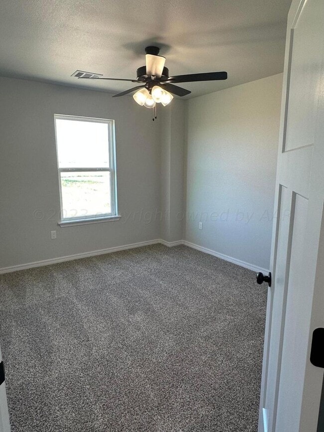 Building Photo - 14100 Daisy Dr