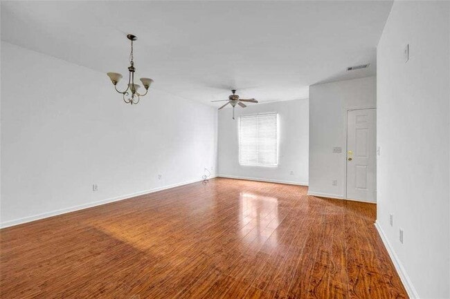 Building Photo - 3037 Bonnes Dr