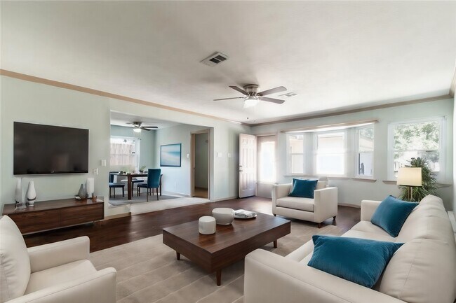 Building Photo - 5402 Sheraton Oaks Dr