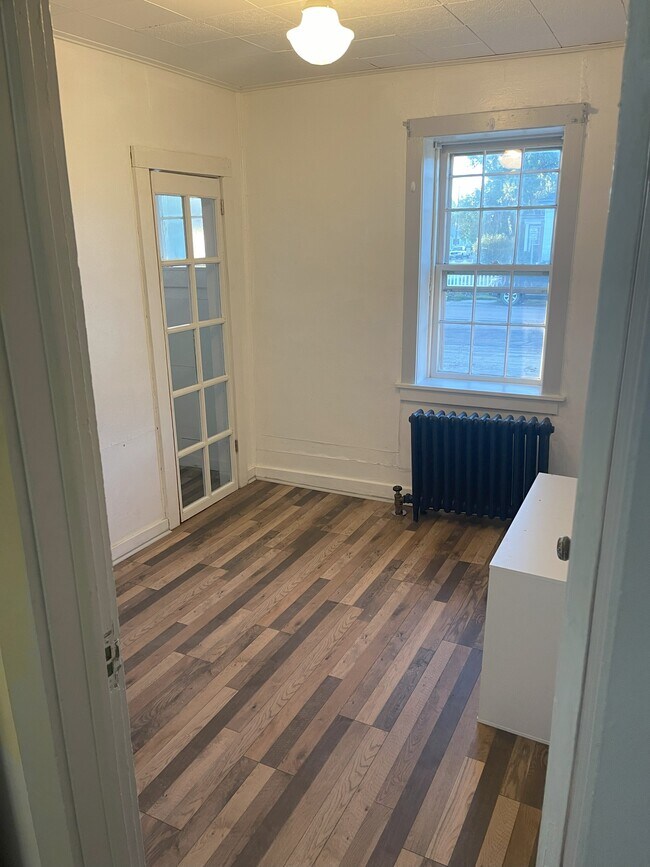 Dormitorio 2 - 171 N 6th St