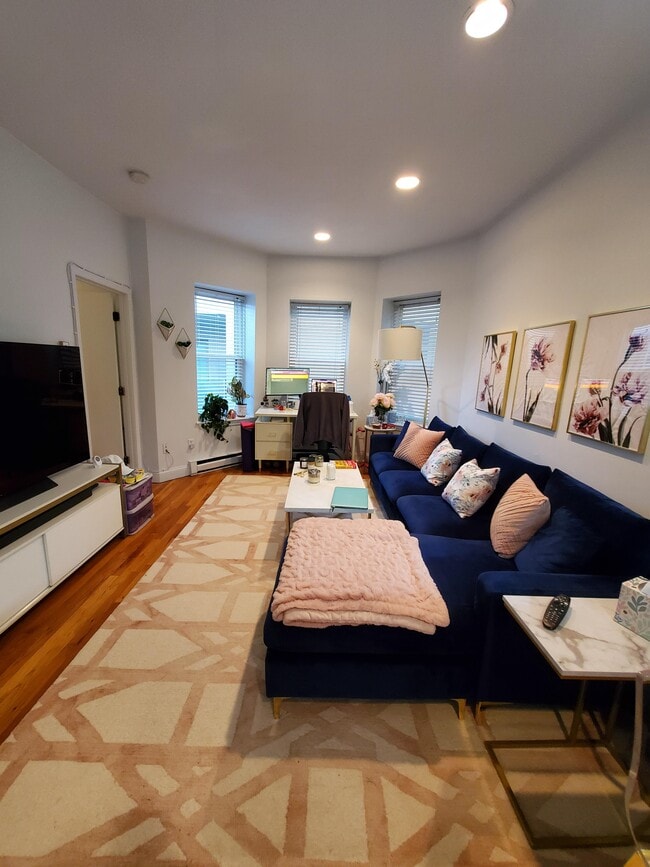 Foto del edificio - 35 Westland Ave