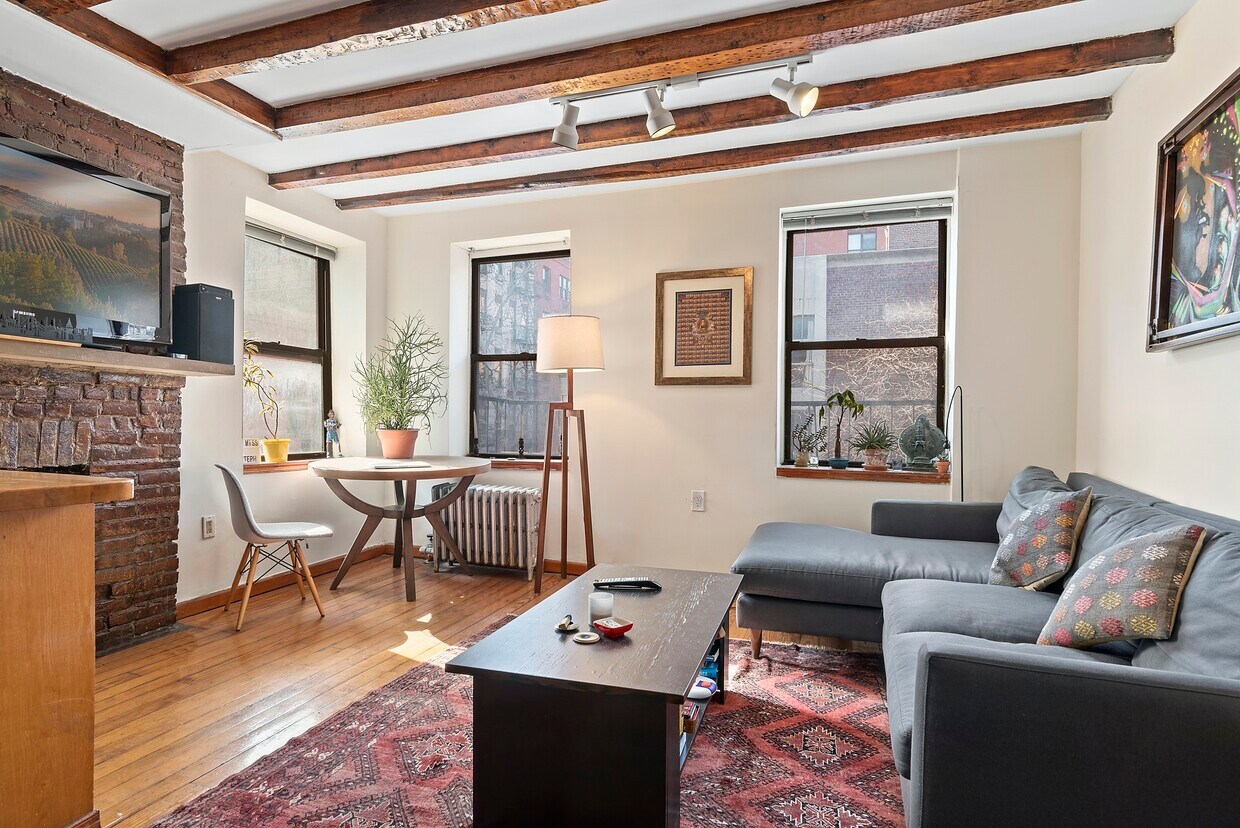 Foto principal - SoHo One-Bedroom Corner