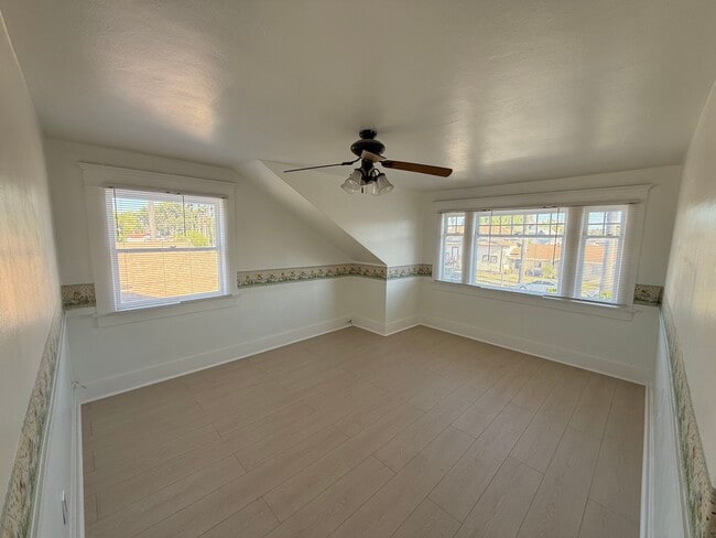 Building Photo - 563 San Francisco Ave