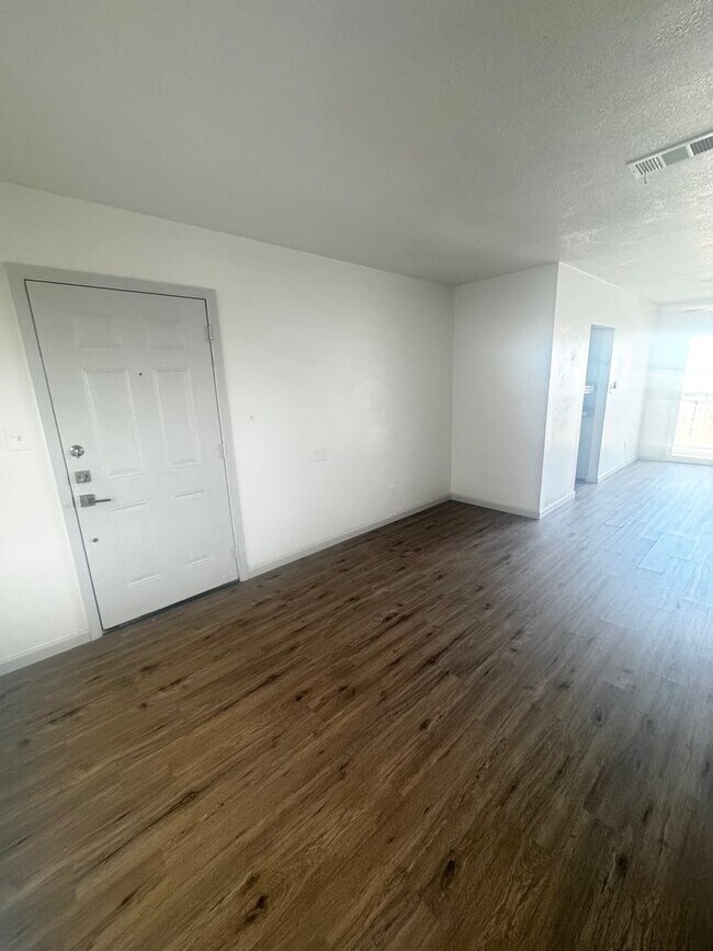 Foto del edificio - 4707 Shadylane Dr