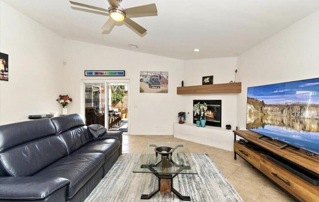 Building Photo - 53360 Avenida Juarez