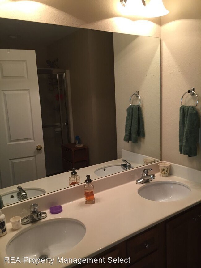 Foto del edificio - 4 br, 3 bath House - 10328 Iverson Lane