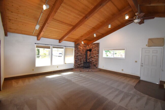 Foto del edificio - Desirable North Albany home.