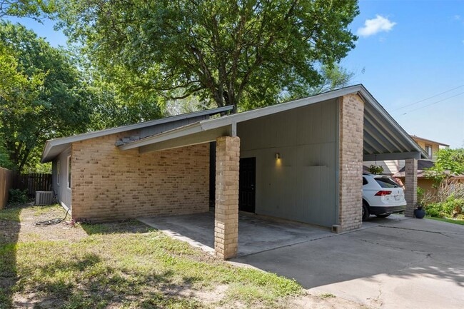 Building Photo - 2415 Burleson Ct