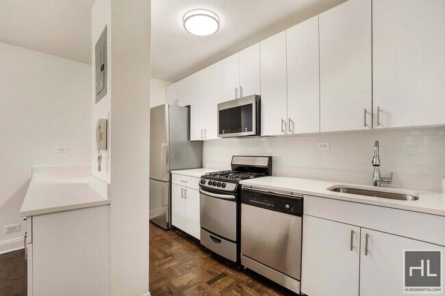 Building Photo - BEEKMAN PLACE