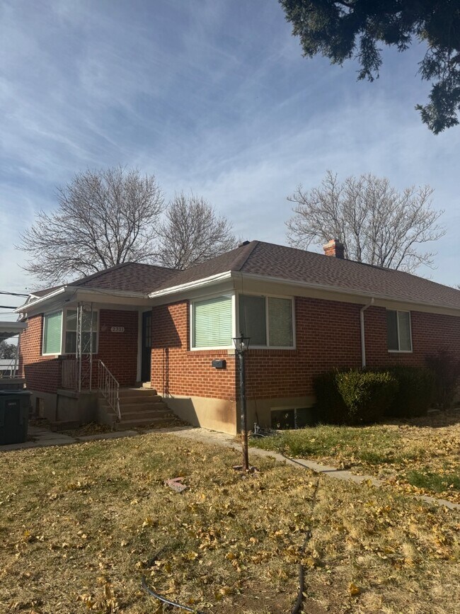 Building Photo - 2303 Taylor Ave