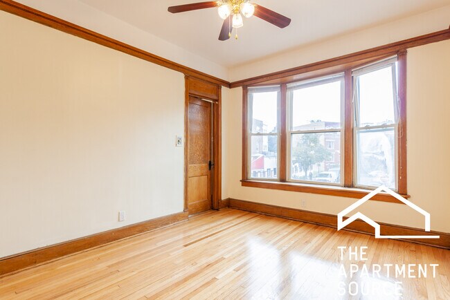 Foto del edificio - 3326 N Clark St