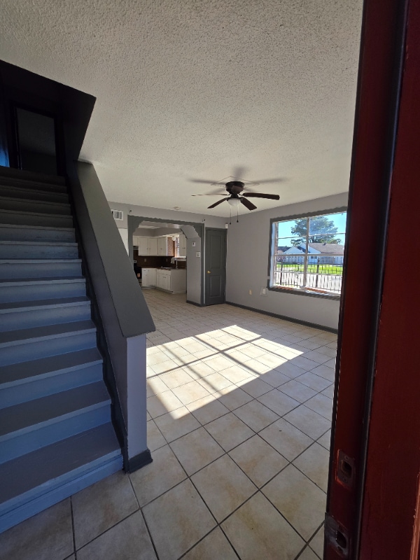 Building Photo - 7801 Sun St