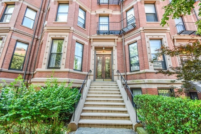 Building Photo - 275 Beacon St