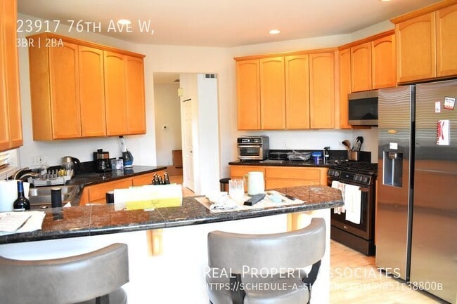 Building Photo - Edmonds Rambler