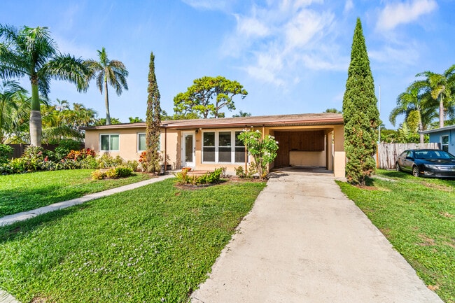 Building Photo - 907 Wright Dr