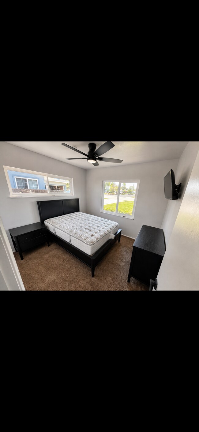 Foto del edificio - 6688 Montclair Dr