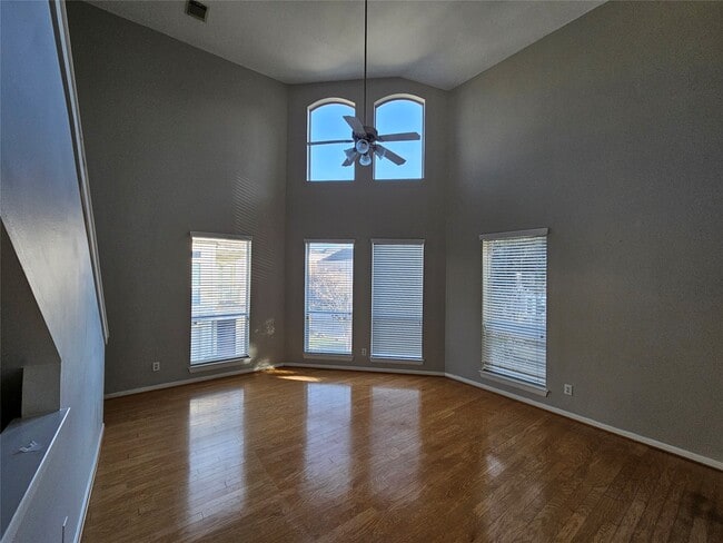 Foto del edificio - 1271 W 17th St