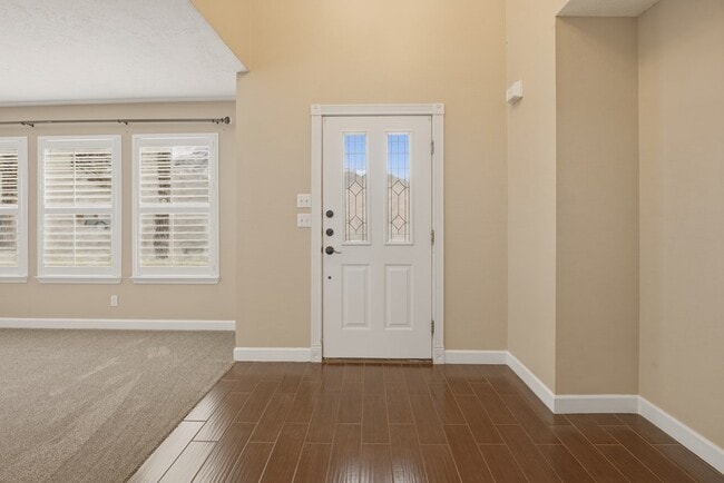 Building Photo - 37 Pinon Ct