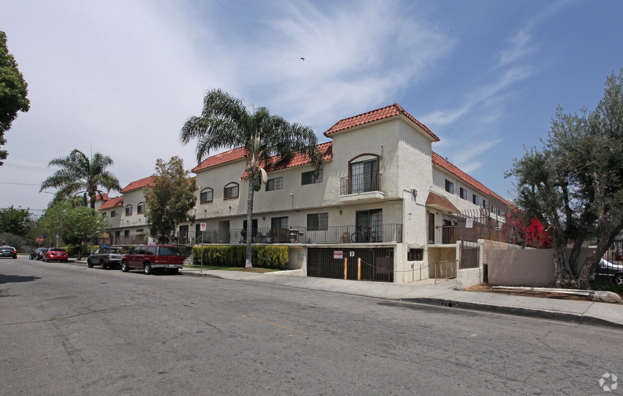 Primary Photo - Primero Valerio Apartments