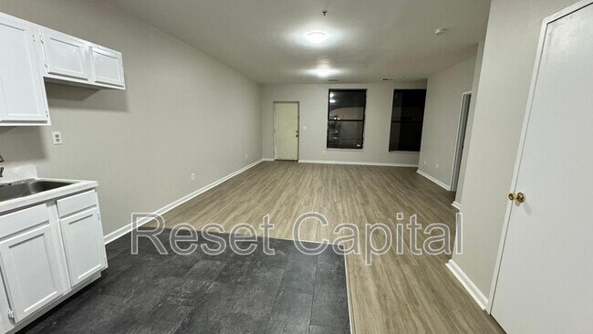 Foto del edificio - 200 Godwin Ave