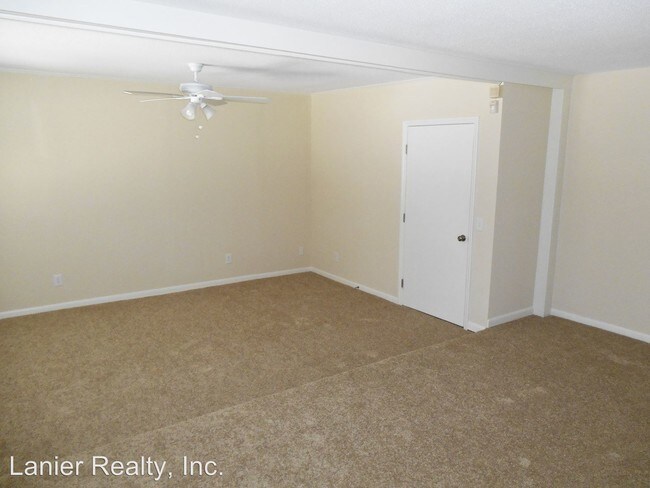 Building Photo - 3 br, 1 bath House - 127 Walz Circle