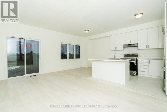 Building Photo - 139 Sapphire Wy