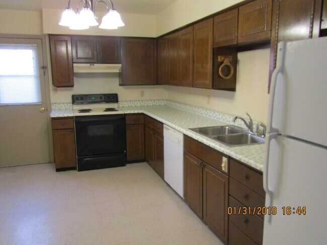 Foto del edificio - Beautiful 3 Bedroom/2 Bathroom Home Located off Elks