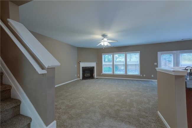 Building Photo - 2451 Southhaven Ln