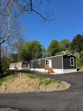 Building Photo - 465 Royal Manor Rd
