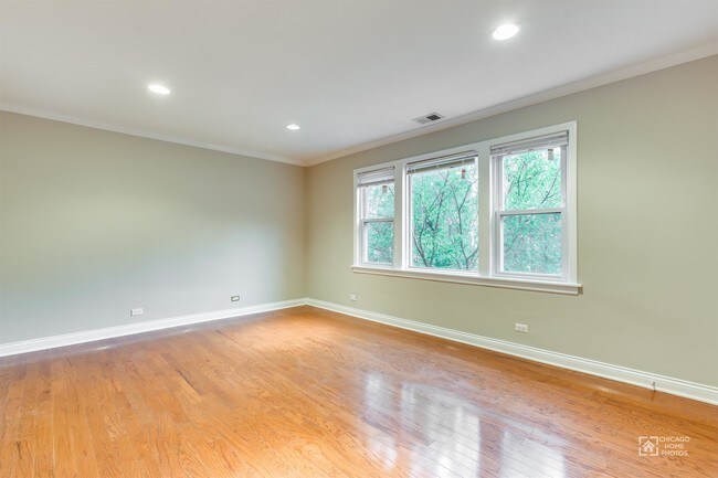 Building Photo - 625 Brummel St