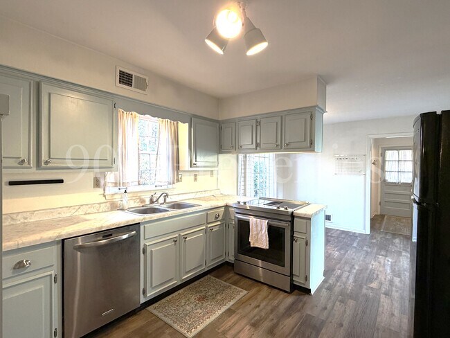 Building Photo - 7094 Corsica Dr