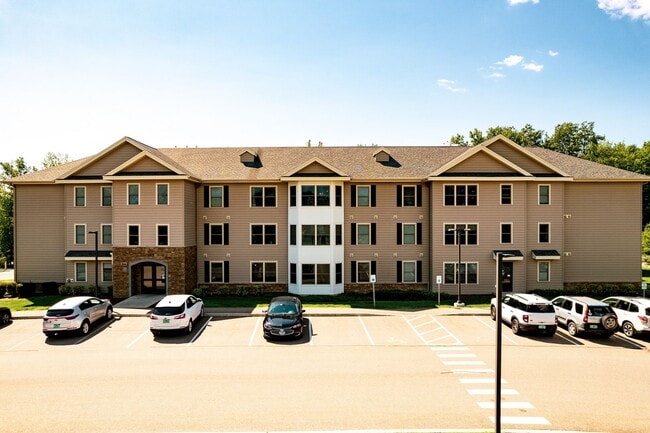Building Photo - You can't beat this 3rd Floor 1 bedroom ap...