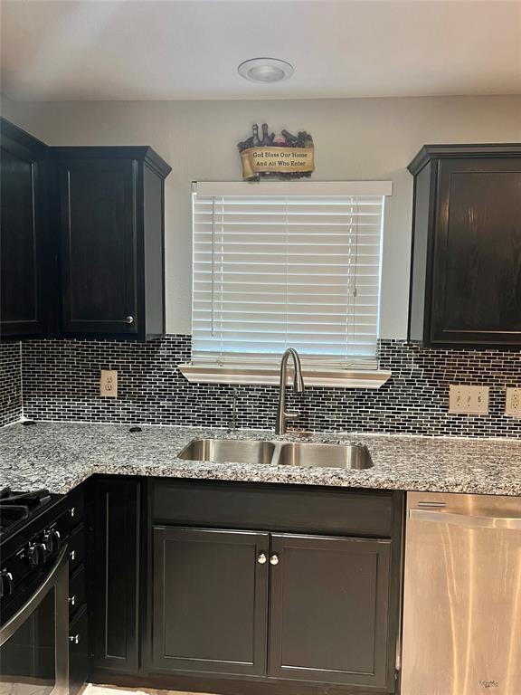 Building Photo - 2038 Diamond Crest Dr