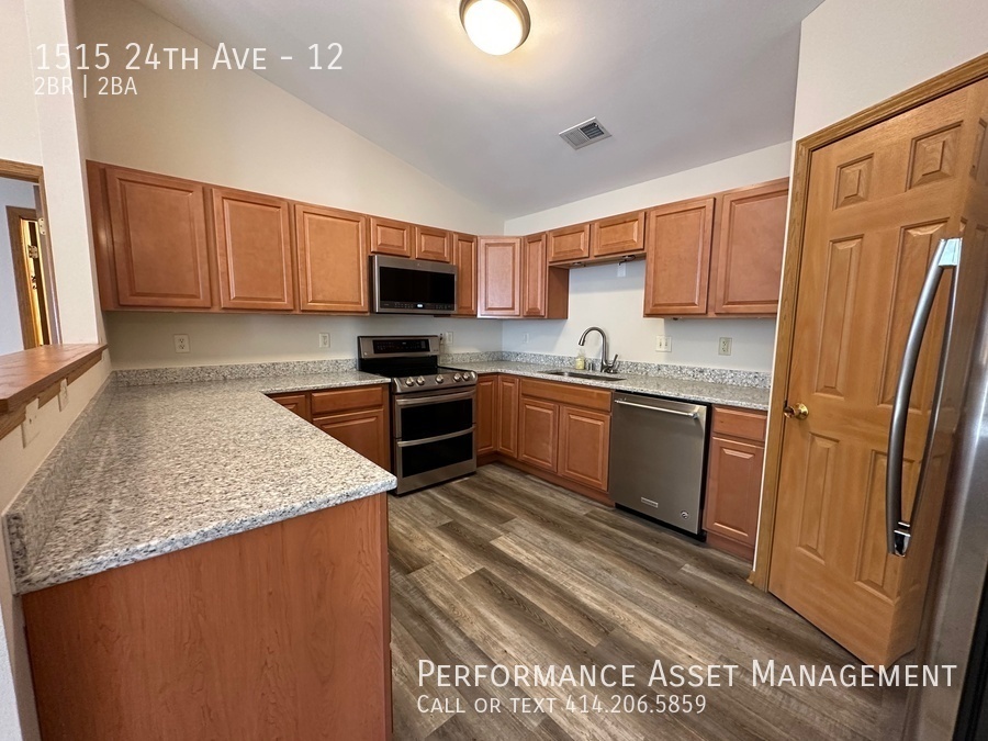 Primary Photo - 1515 24th Ave