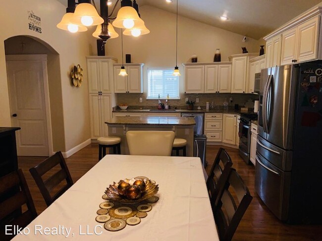 Building Photo - 3 br, 3 bath House - 3775 Boulder Creek