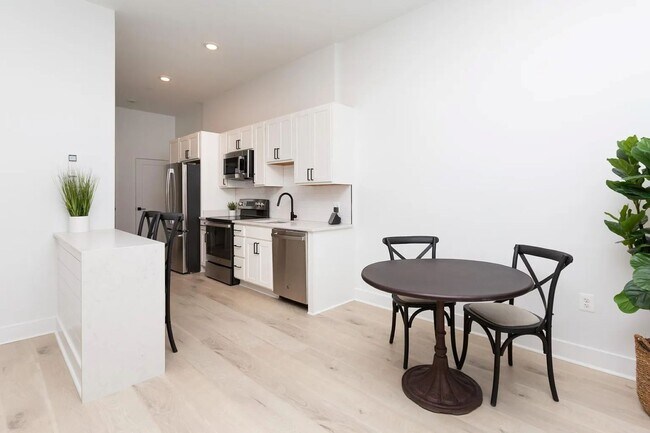 Foto del edificio - 1709 Fleet St