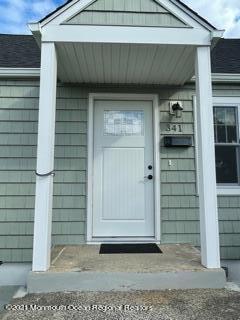 Primary Photo - 341 MacArthur Ave