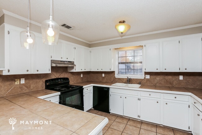 Building Photo - 316 Helmsley Dr