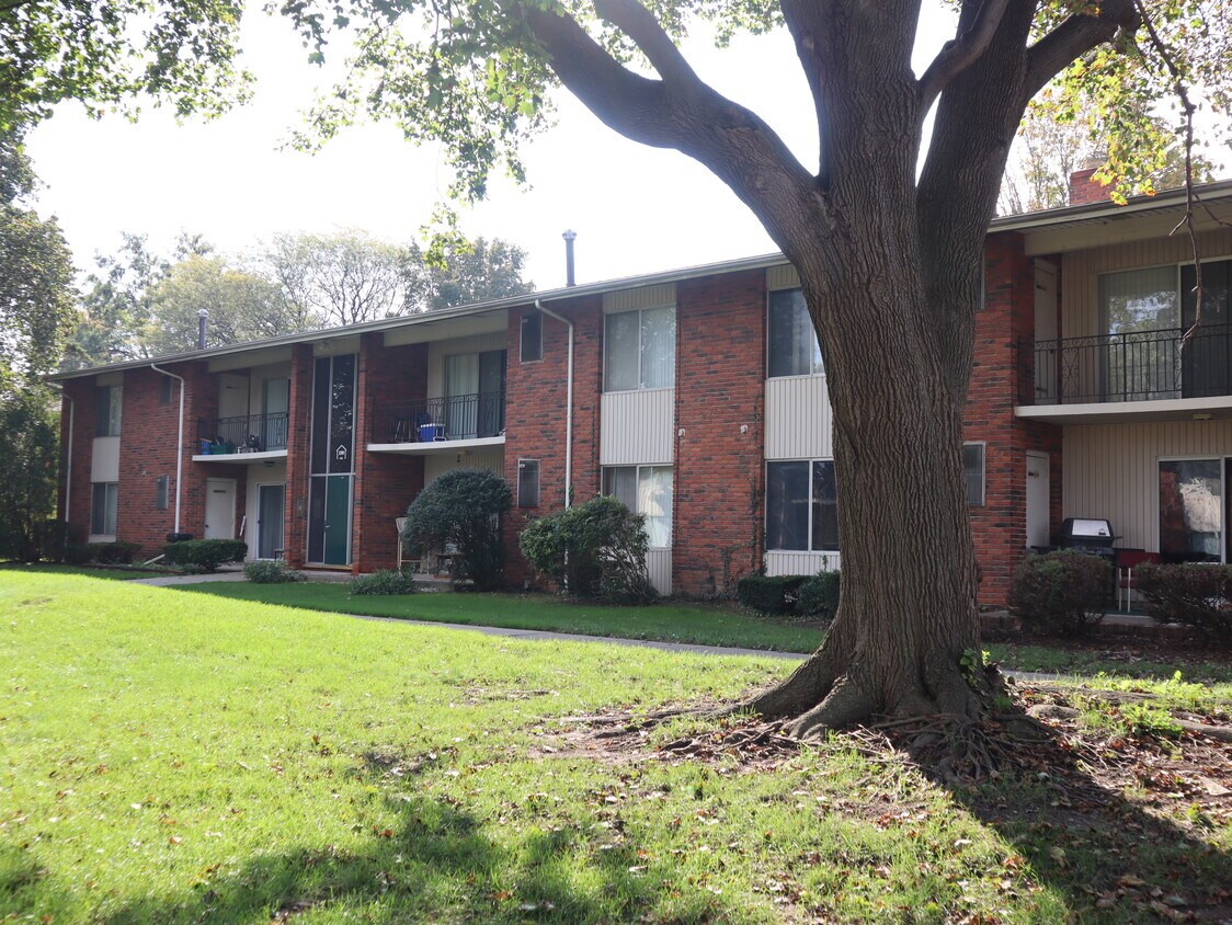 Westgate Manor Apartments 3601 Balfour Ct Flint, MI