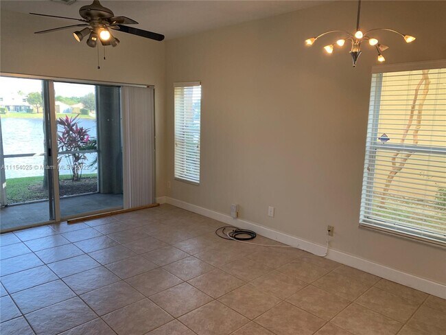Foto del edificio - 707 SW 122nd Ave  707 Pembroke Pines Fl 33025