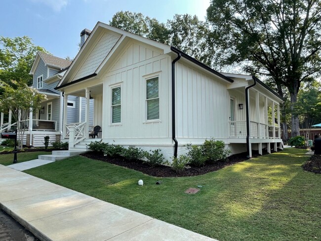 Foto del edificio - 311 Milledge Ave